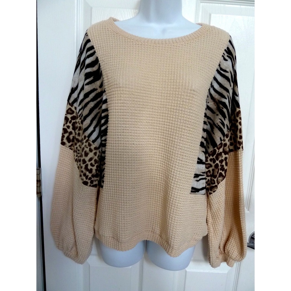 ANDTHEWHY Small Puffed Balloon Sleeve Thermal Knit Animal Print Sweater ATW13300